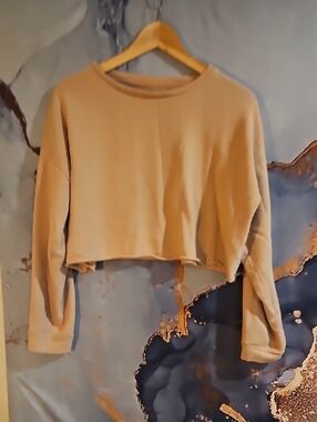 Colsie Cropped Crewneck Sweatshirt - Tan